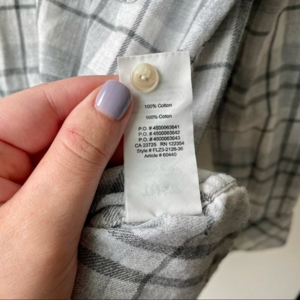 Aritzia TNA Plaid Cotton Fleece Flannel Button Up Grey - Picture 4 of 5